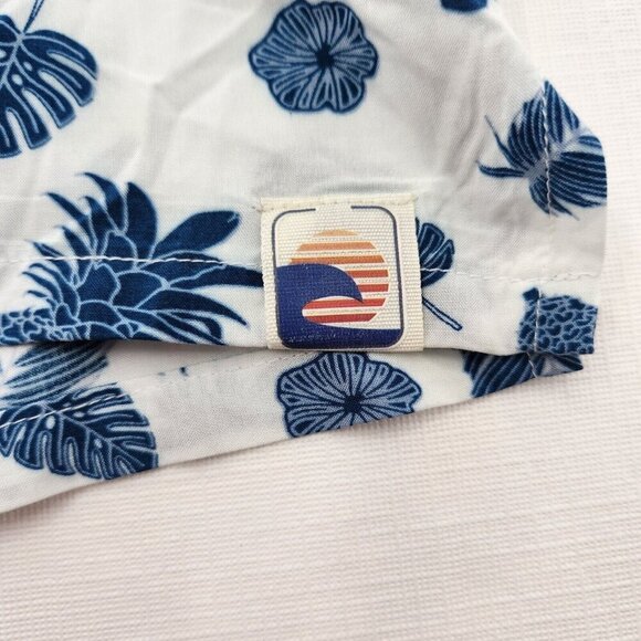 Laguna Mens Size Medium Short Sleeve Button Front Hawaiian Floral Print Shirt - Picture 2 of 7
